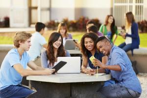 Como trabalhar a tecnologia na educação e melhorar a qualidade do ensino