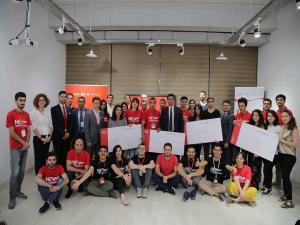 Gənc sahibkarlar investisiya ilə mükafatlandırıldı – FOTO