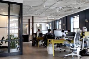 Hire Locally or Remotely? Short guide for project managers. - Talmatic