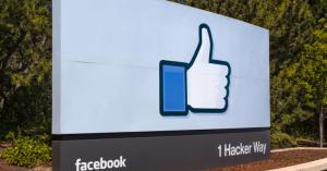Facebook makes it easier to post status updates in multiple languages