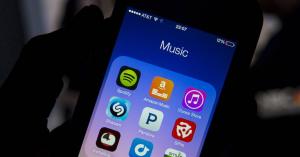 Pandora struggles to find new footing as music streaming becomes commoditized