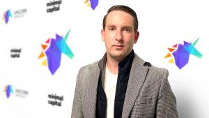 He Built A Million-Dollar, One-Person Business That Helps Startups Raise Cash