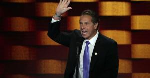 New York Governor signs daily fantasy sports bill, DraftKings and FanDuel can operate again