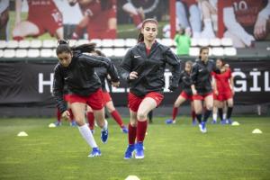 'Nike Women Futbol Turnuvası' Etkinliğinde 30 Kız Futbolcu