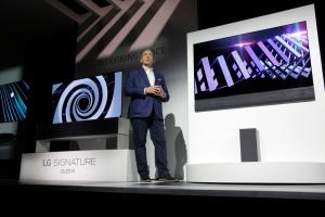 Shoppable TV on LG Smart TVs, Samsung’s Big Nod to Social