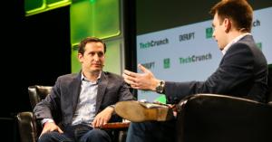 DraftKings Live is a news aggregator that tailors itself to your fantasy football team