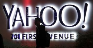 Senator calls for SEC investigation into Yahoo breach