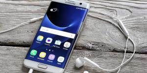 Samsung to scrap its iconic home button on the Galaxy S8