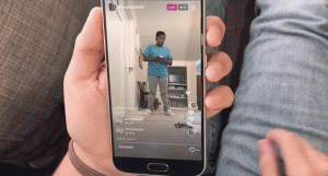 Instagram introduces Live video and disappearing messages