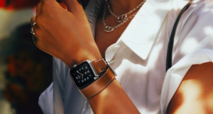 Apple Watch will soon let you talk to Siri to use your apps