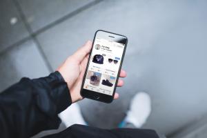Snupps makes it less crappy to list your crappiest crap on eBay