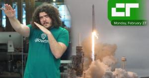 Crunch Report | SpaceX Is Flying Two People Around the Moon