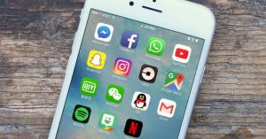 App Annie: Android to top iOS in app store revenue this year