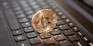 Thieves use Facebook shenanigans to steal and turn your money into Bitcoin