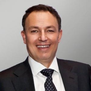 Simon Banks